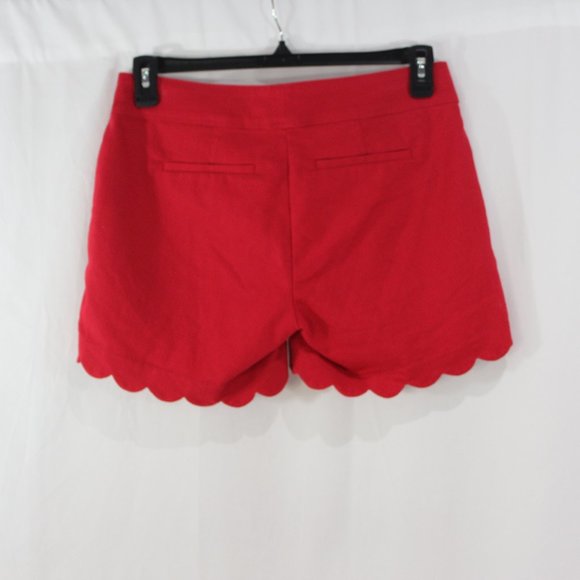 Isaac Mizrahi Red Scalloped Hem Shorts - Picture 3 of 4